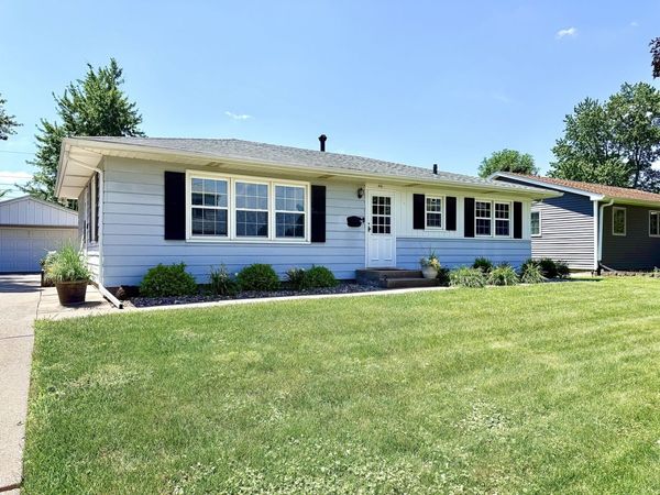 446 34th Avenue , East Moline, IL 61244
