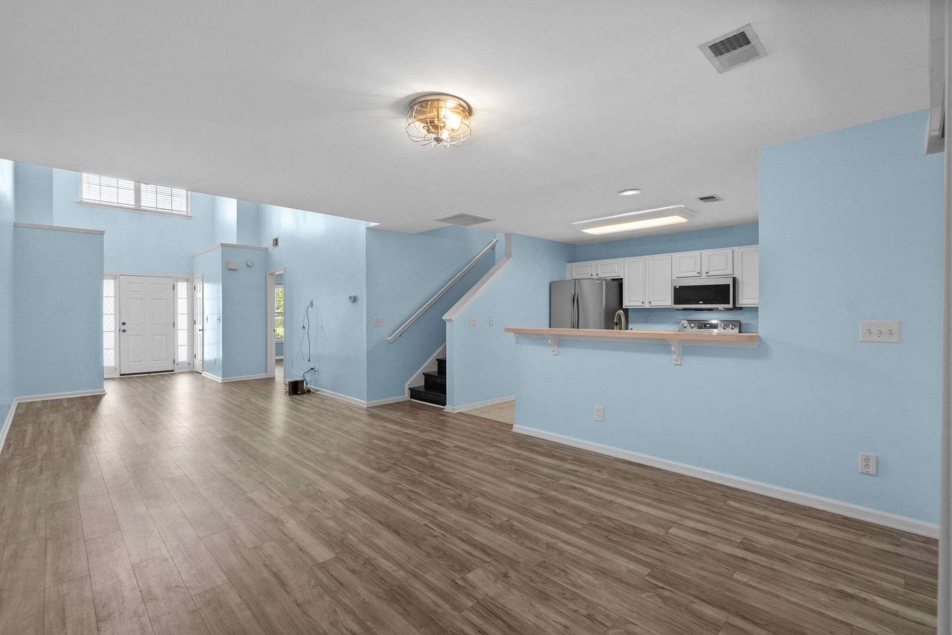 1096 Harvest Circle  Photo 10