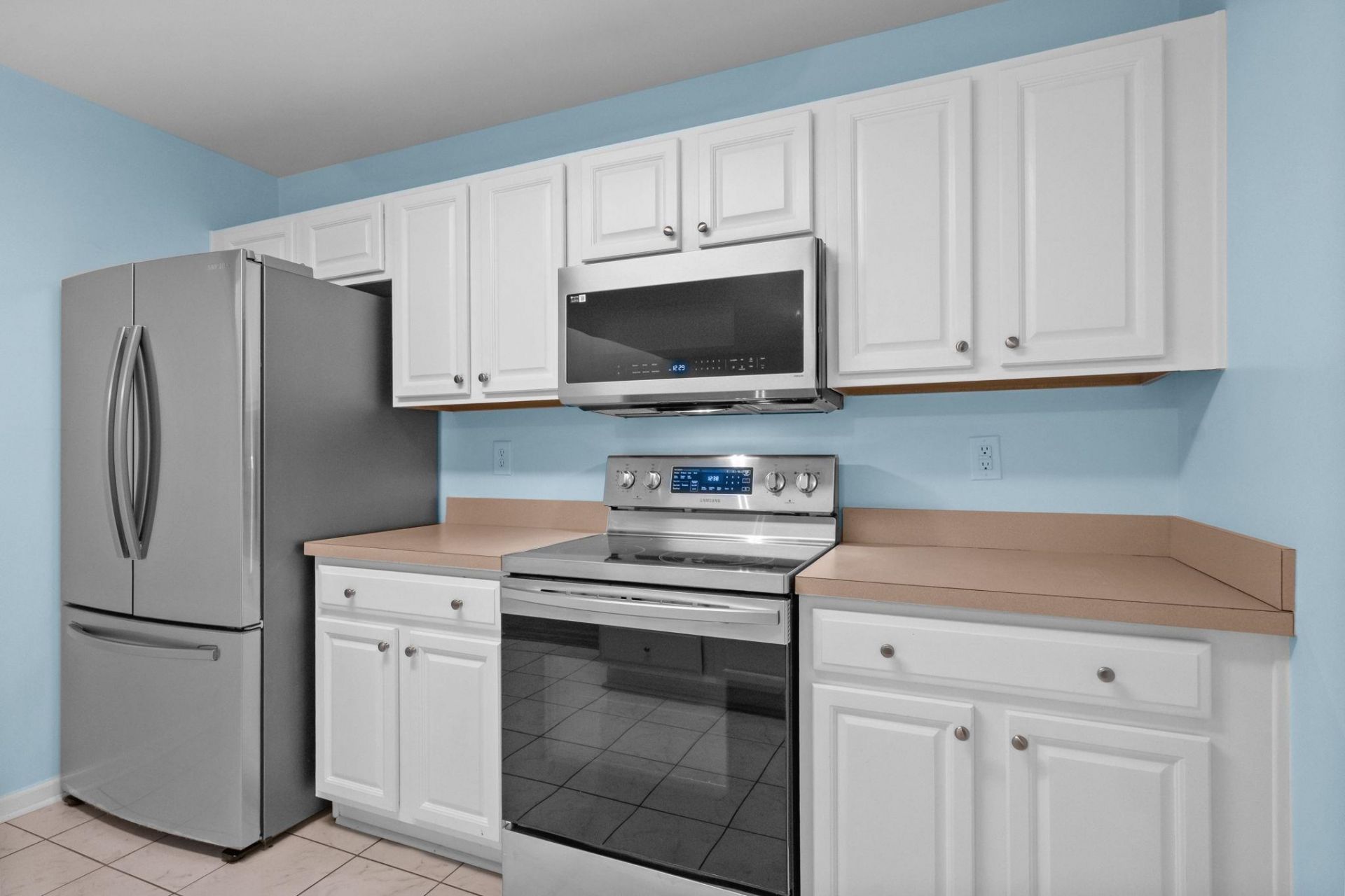 1096 Harvest Circle  Photo 15