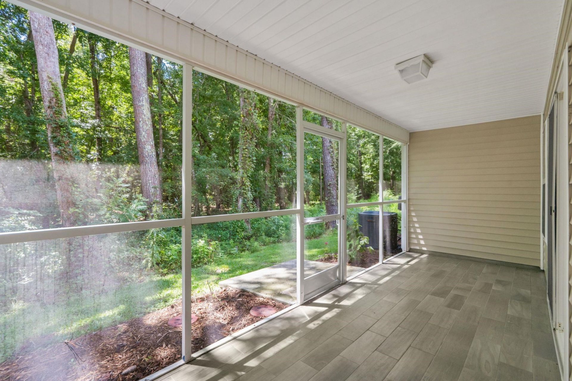 1096 Harvest Circle  Photo 17