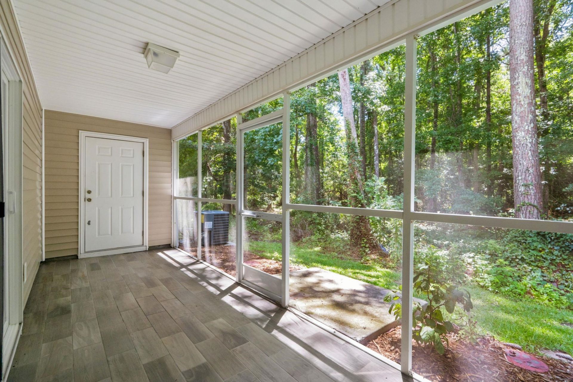 1096 Harvest Circle  Photo 18