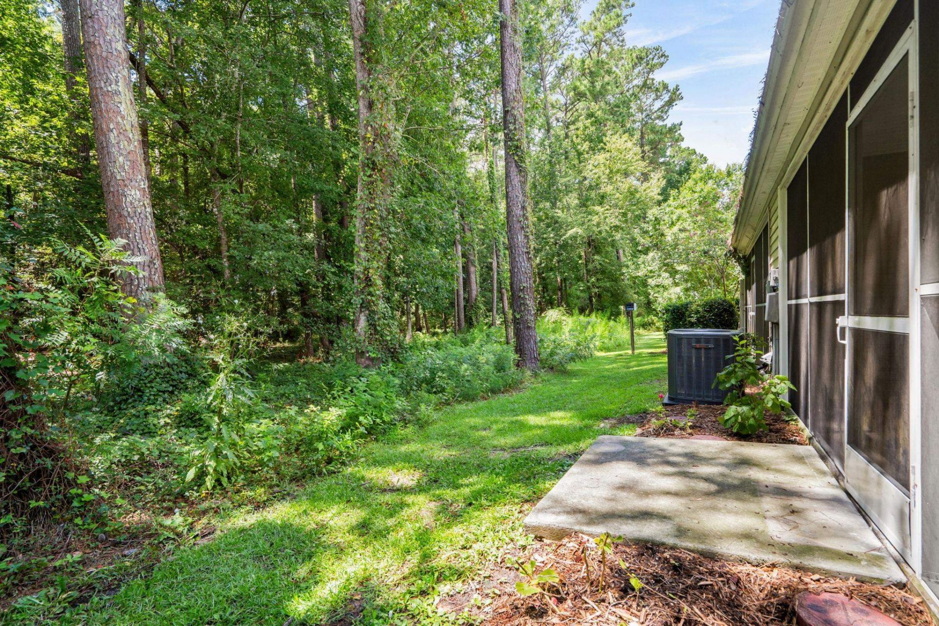 1096 Harvest Circle  Photo 19
