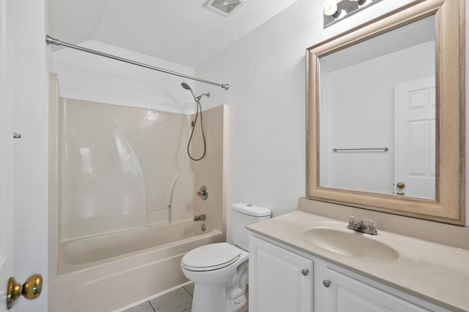 1096 Harvest Circle  Photo 24