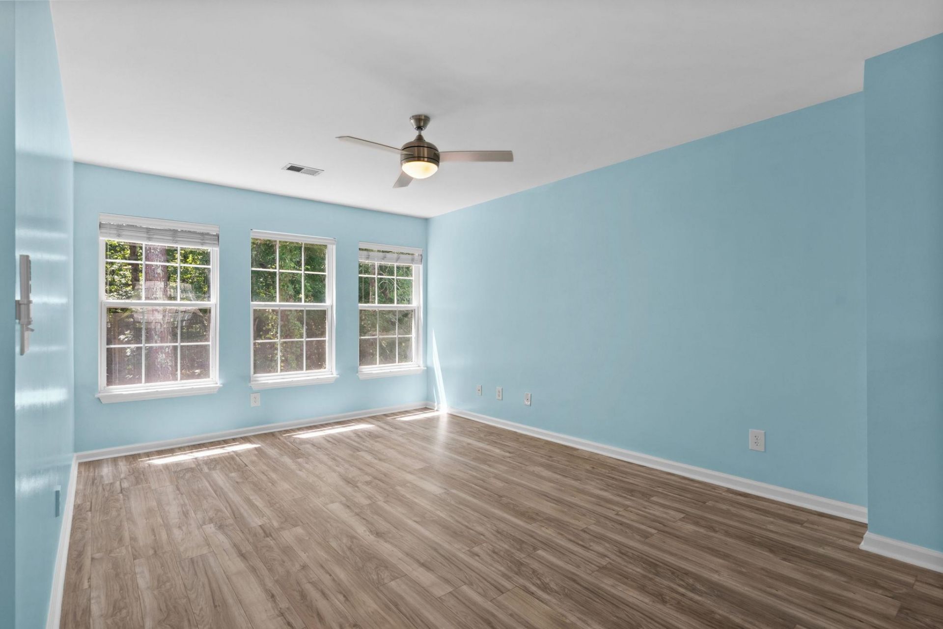 1096 Harvest Circle  Photo 25