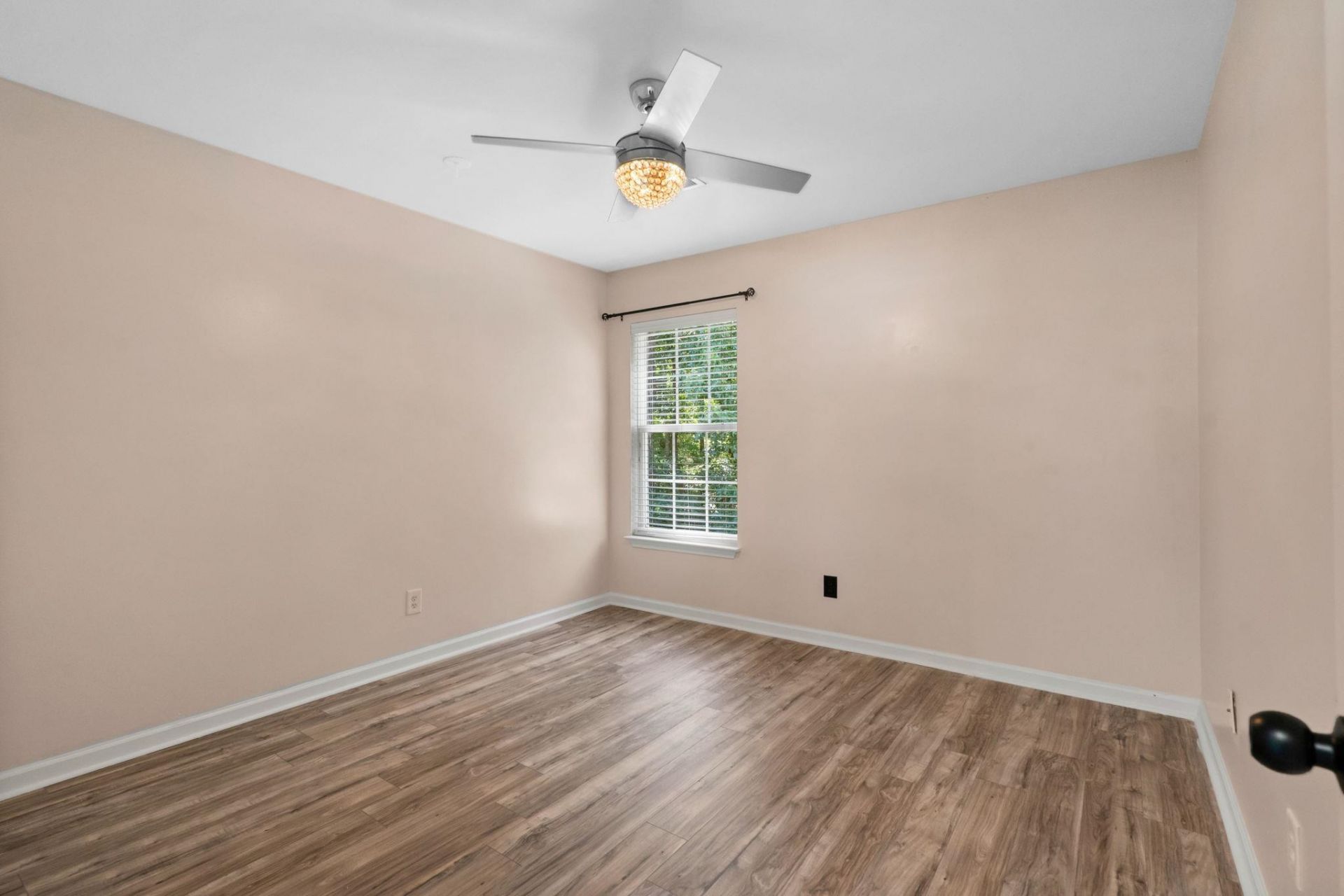 1096 Harvest Circle  Photo 29
