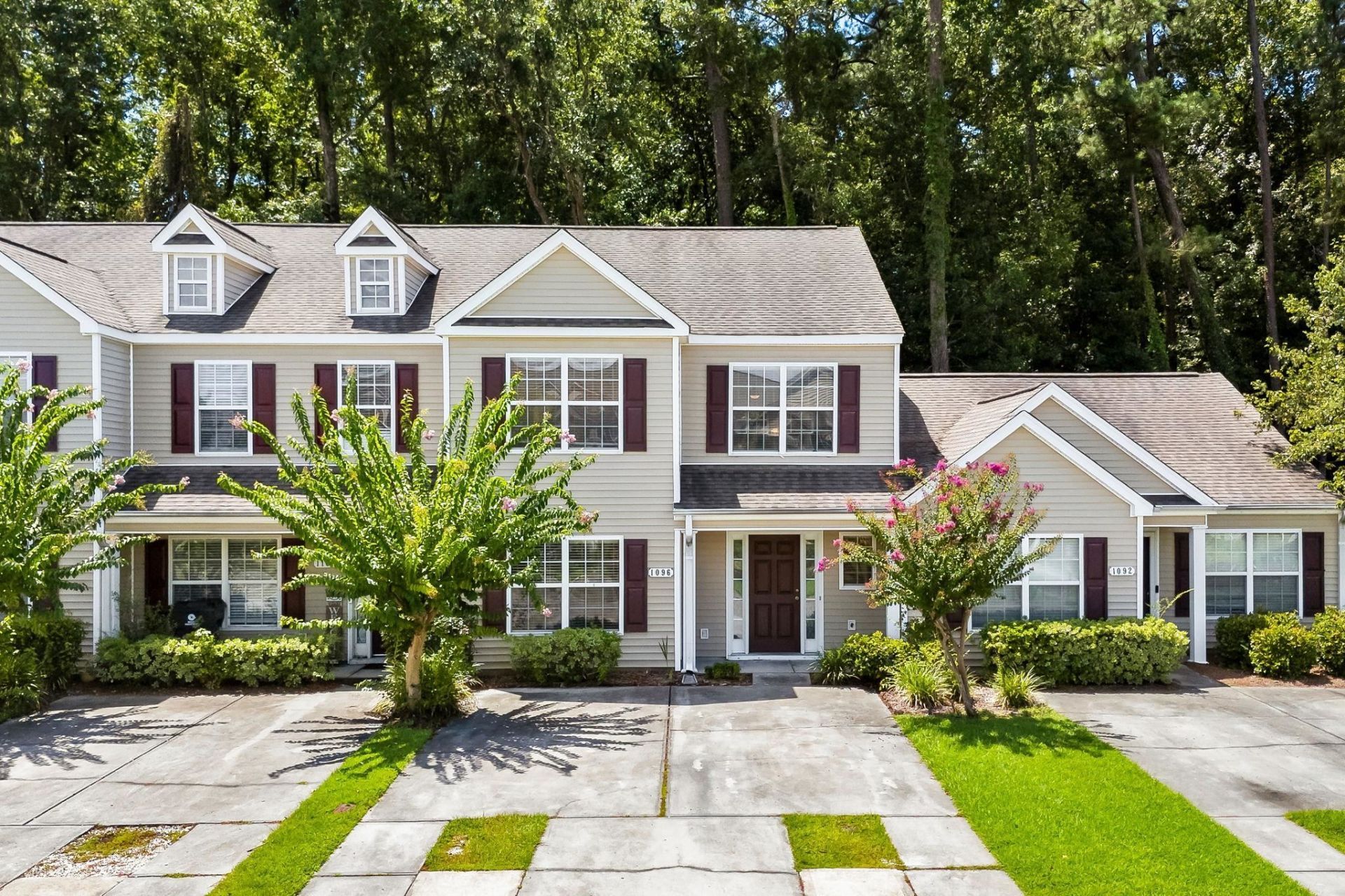 1096 Harvest Circle  Photo 33