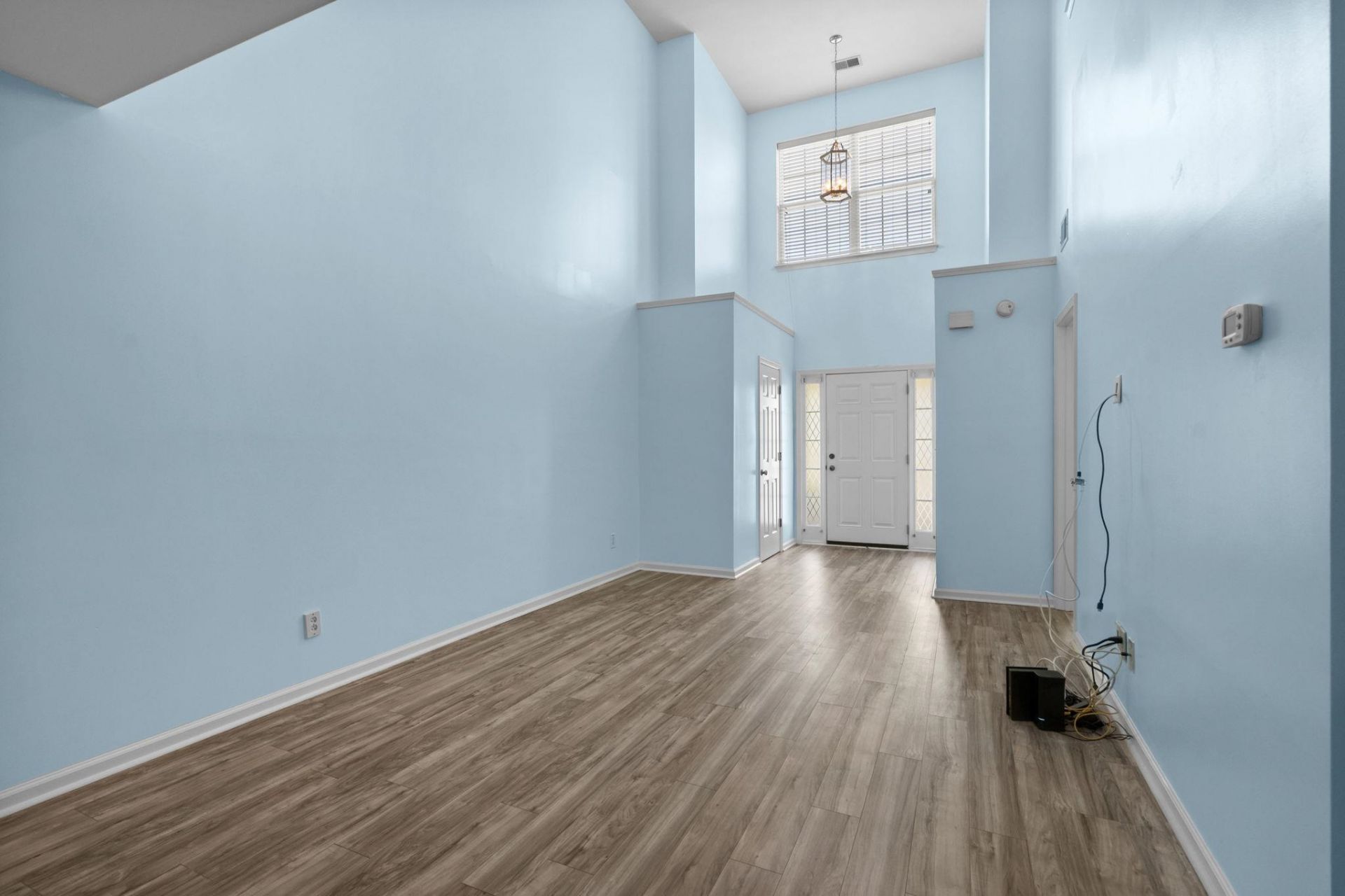 1096 Harvest Circle  Photo 5