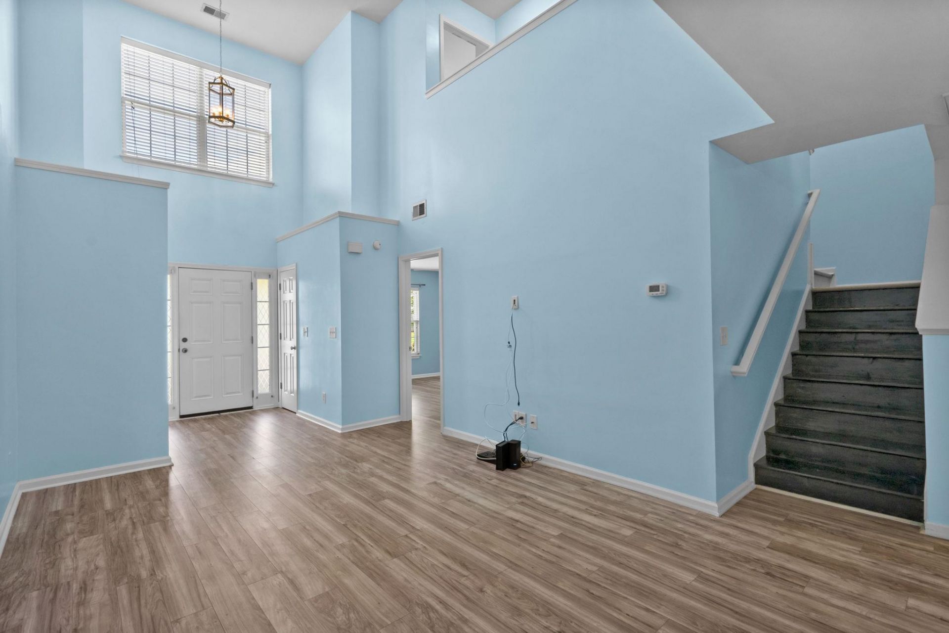 1096 Harvest Circle  Photo 6