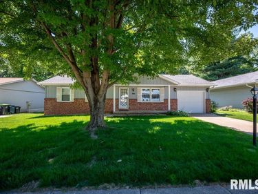 306 SANGAMON Road, Marquette Heights, IL 61554