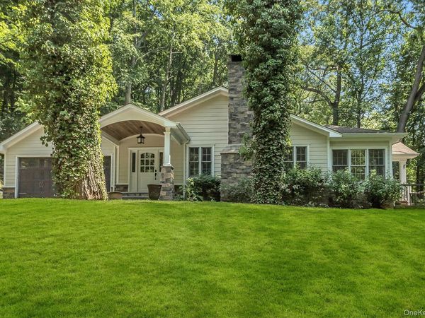 10 Laurel Cove Road , Oyster Bay, NY 11771