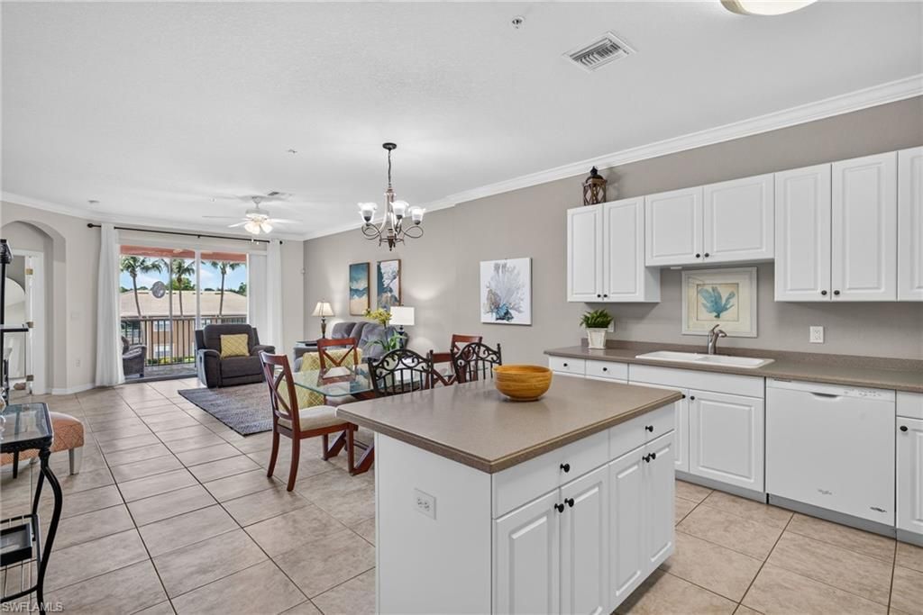 9621 Spanish Moss Way , Unit 3833, Bonita Springs, FL 34135 Photo