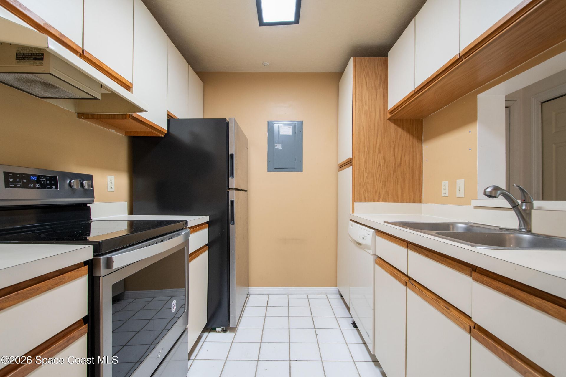 7667 N Wickham Road , Unit 813, Melbourne, FL 32940 Photo