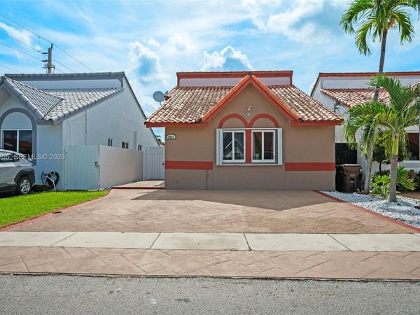 7581 W 29th Way , Hialeah, FL 33018