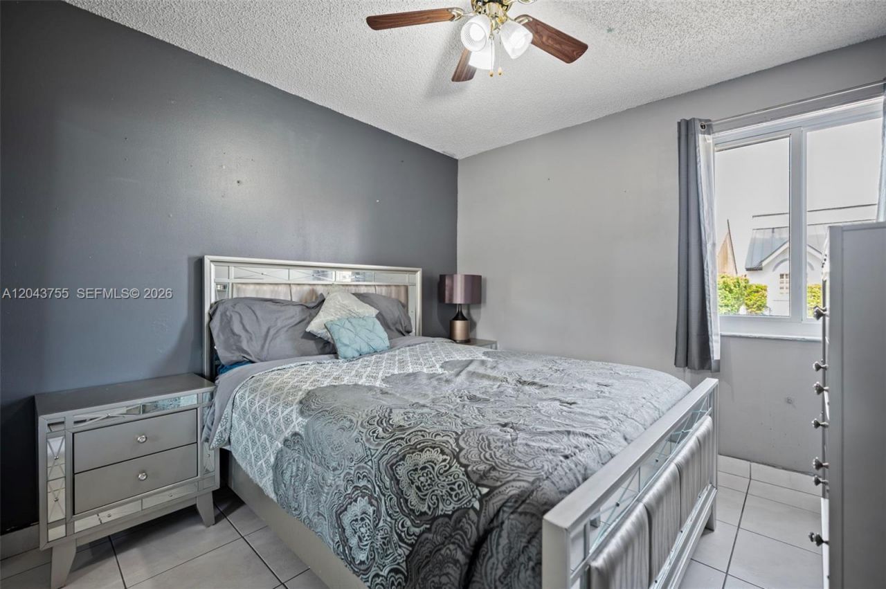 7581 W 29th Way, Hialeah, FL 33018 Photo