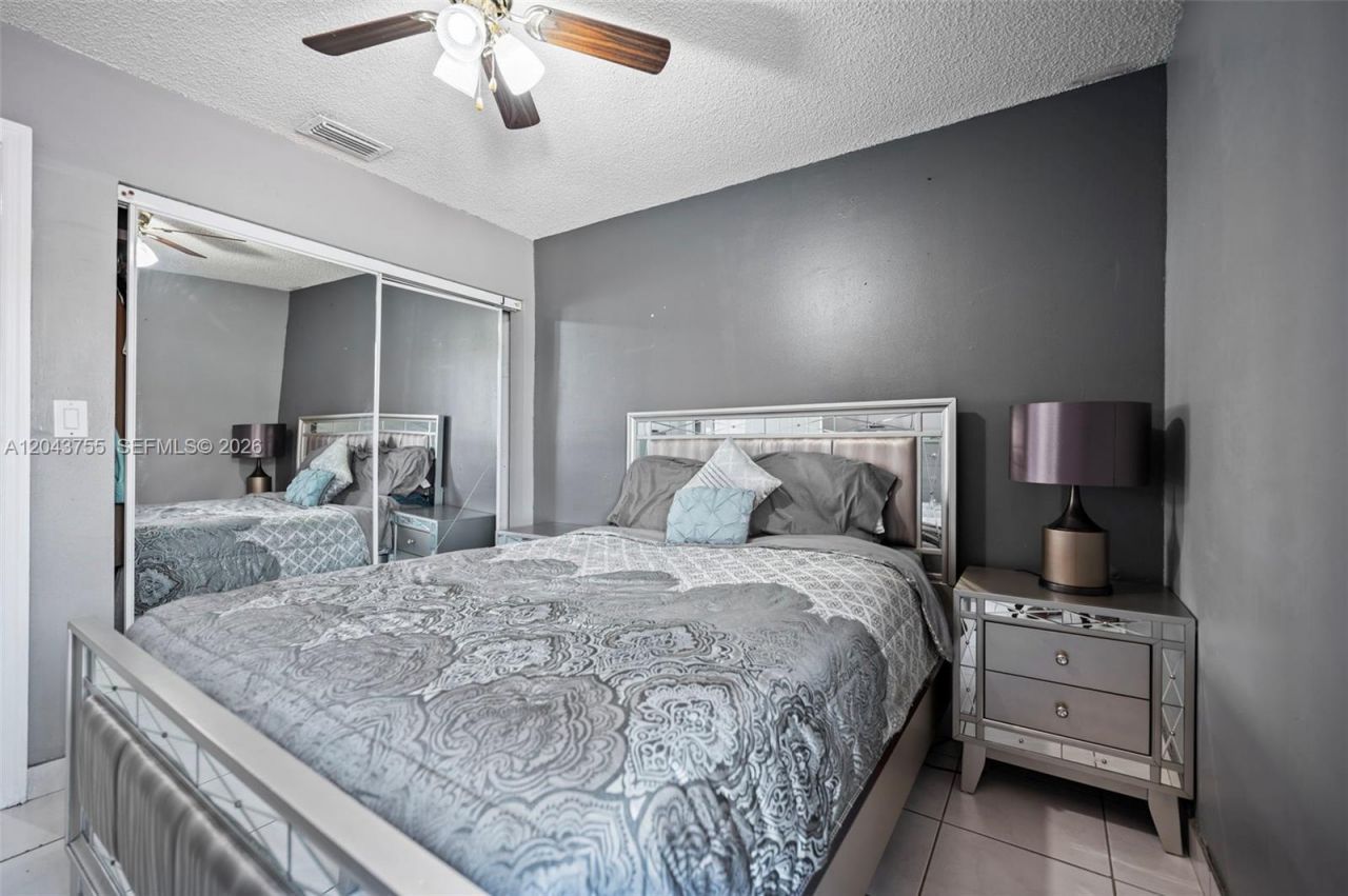 7581 W 29th Way, Hialeah, FL 33018 Photo