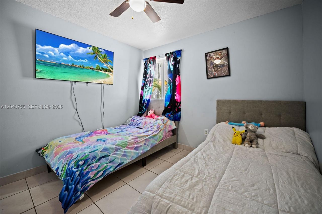 7581 W 29th Way, Hialeah, FL 33018 Photo