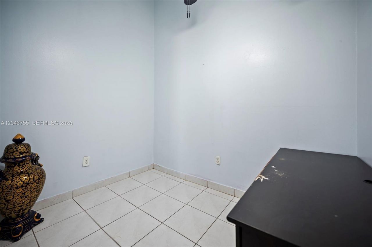 7581 W 29th Way, Hialeah, FL 33018 Photo