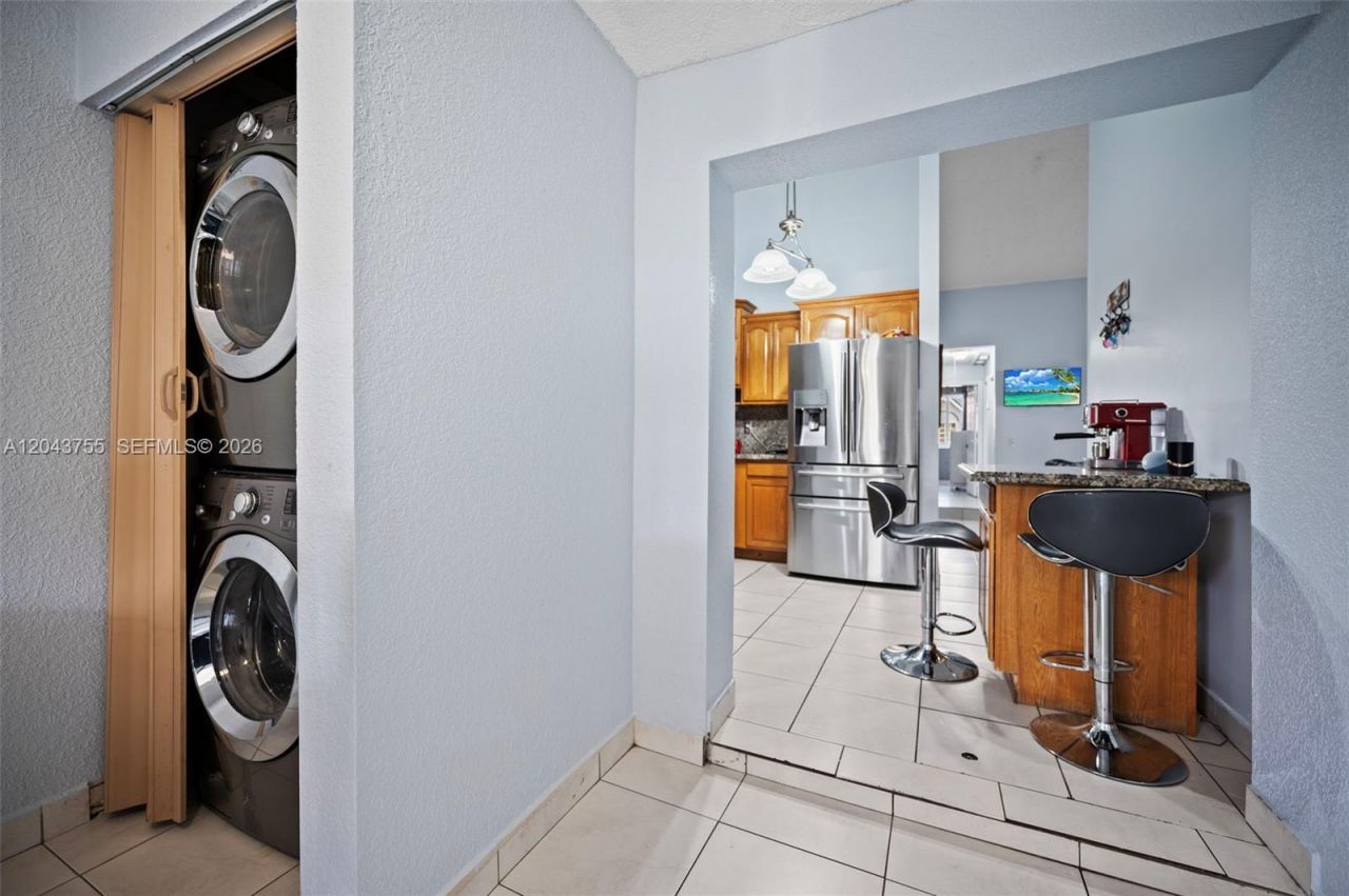 7581 W 29th Way, Hialeah, FL 33018 Photo