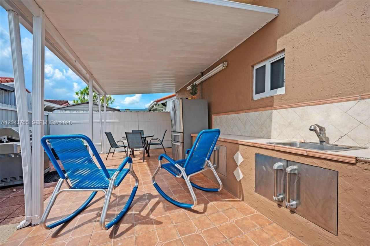 7581 W 29th Way, Hialeah, FL 33018 Photo