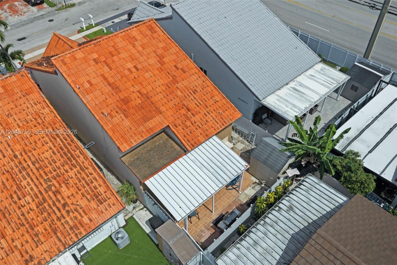 7581 W 29th Way, Hialeah, FL 33018 Photo