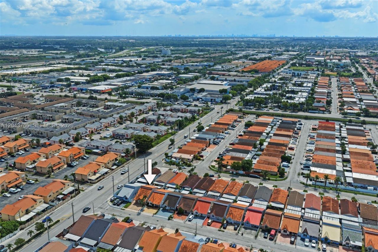 7581 W 29th Way , Hialeah, FL 33018 Photo