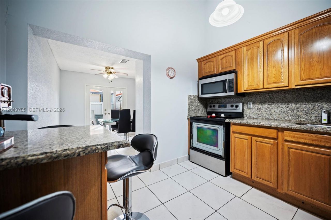 7581 W 29th Way, Hialeah, FL 33018 Photo