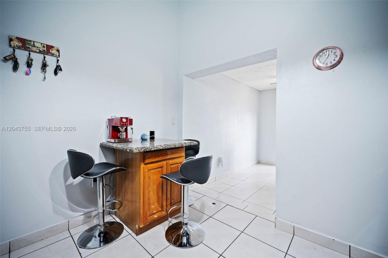 7581 W 29th Way, Hialeah, FL 33018 Photo