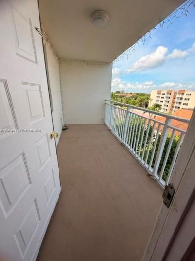 6930 Miami Gardens Dr , Unit 1-517, Hialeah, FL 33015 Photo