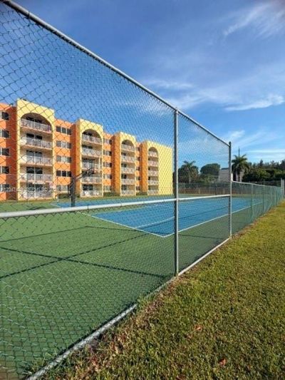 6930 Miami Gardens Dr , Unit 1-517, Hialeah, FL 33015 Photo