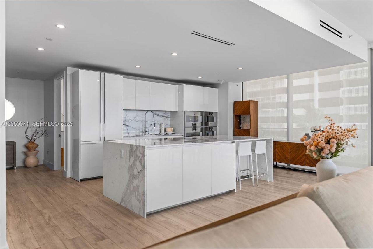 10203 Collins Ave, Unit 401, Bal Harbour, FL 33154 Photo