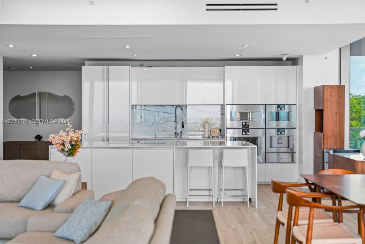 10203 Collins Ave, Unit 401, Bal Harbour, FL 33154 Photo