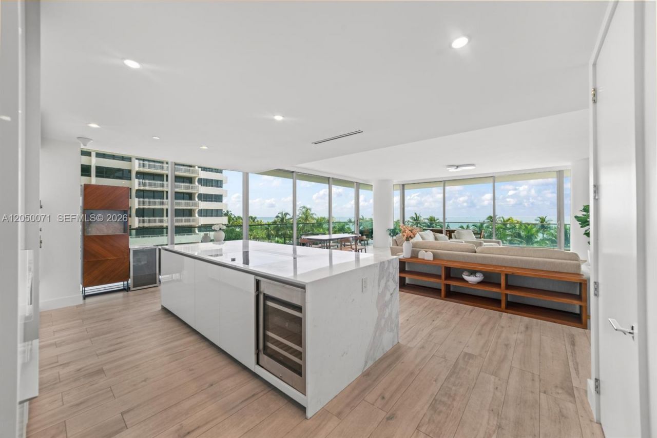 10203 Collins Ave, Unit 401, Bal Harbour, FL 33154 Photo