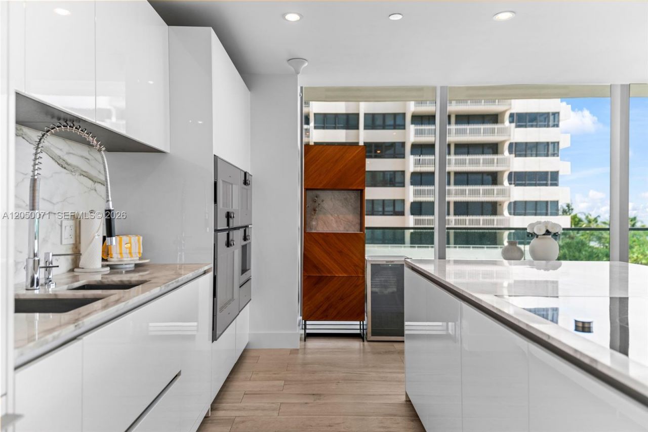 10203 Collins Ave, Unit 401, Bal Harbour, FL 33154 Photo