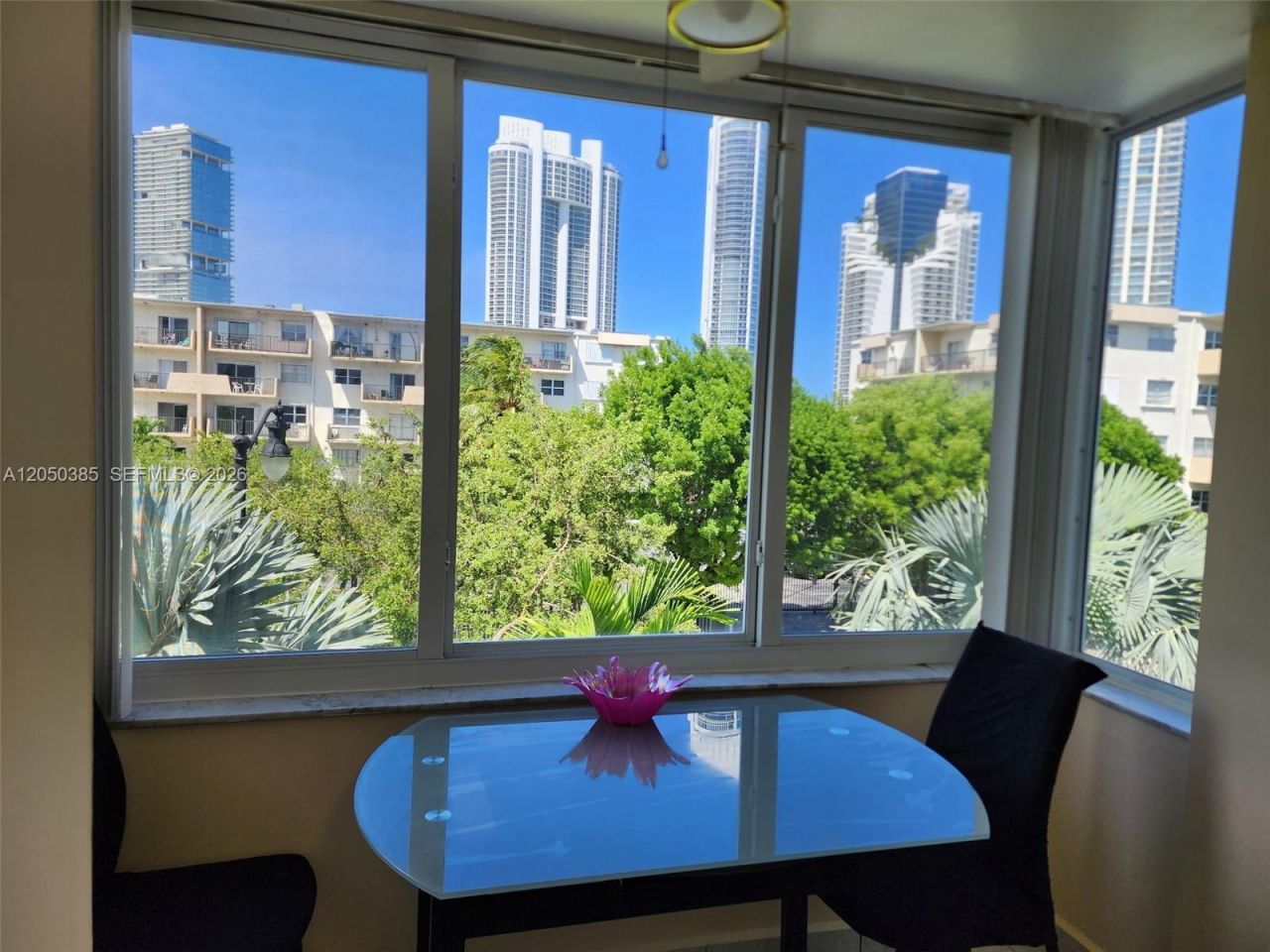 250 180th Dr , Unit 301, Sunny Isles Beach, FL 33160 Photo