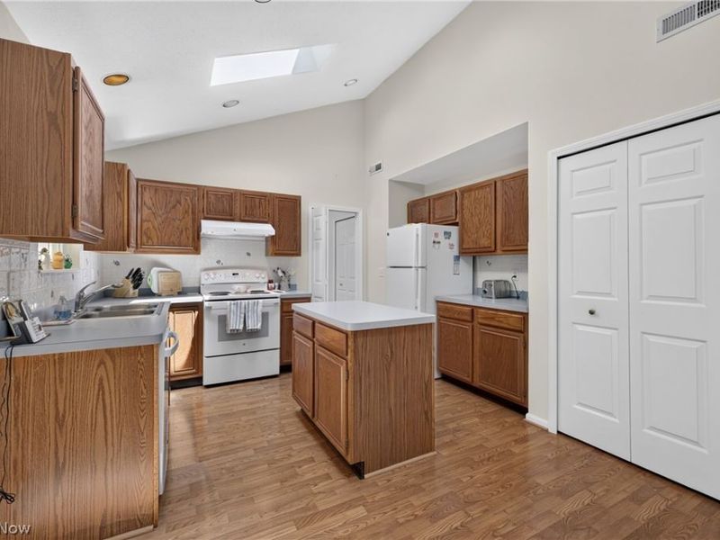 420 Pebblebrook Drive, Willoughby Hills, OH 44094 Photo 13