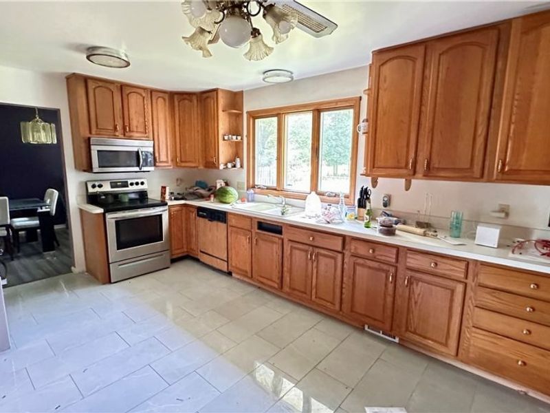 4880 Foxlair Trail, Richmond Heights, OH 44143 Photo 8