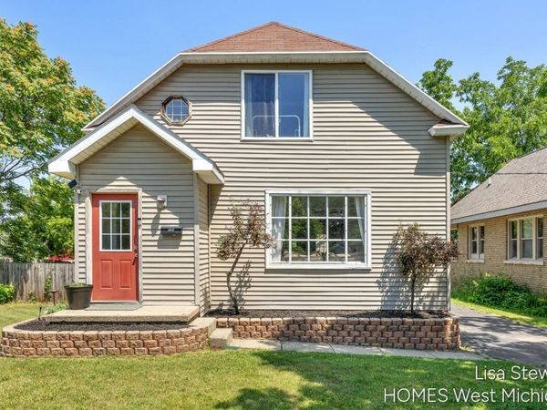 1131 Crescent Street NE, Grand Rapids, MI 49503