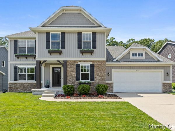 495 Highlander Drive NE, Rockford, MI 49341
