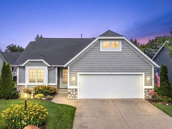 329 Hunters Run Circle, Holland, MI 49423