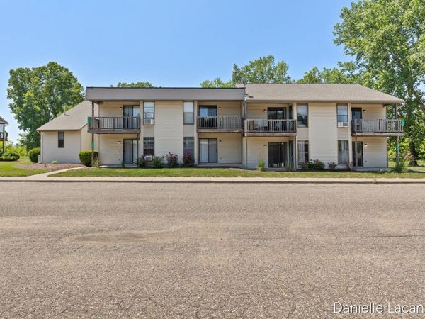 11363 40th Avenue, Unit 13, Allendale, MI 49401