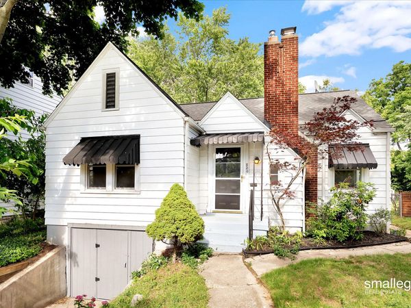 820 Diamond Avenue NE, Grand Rapids, MI 49503