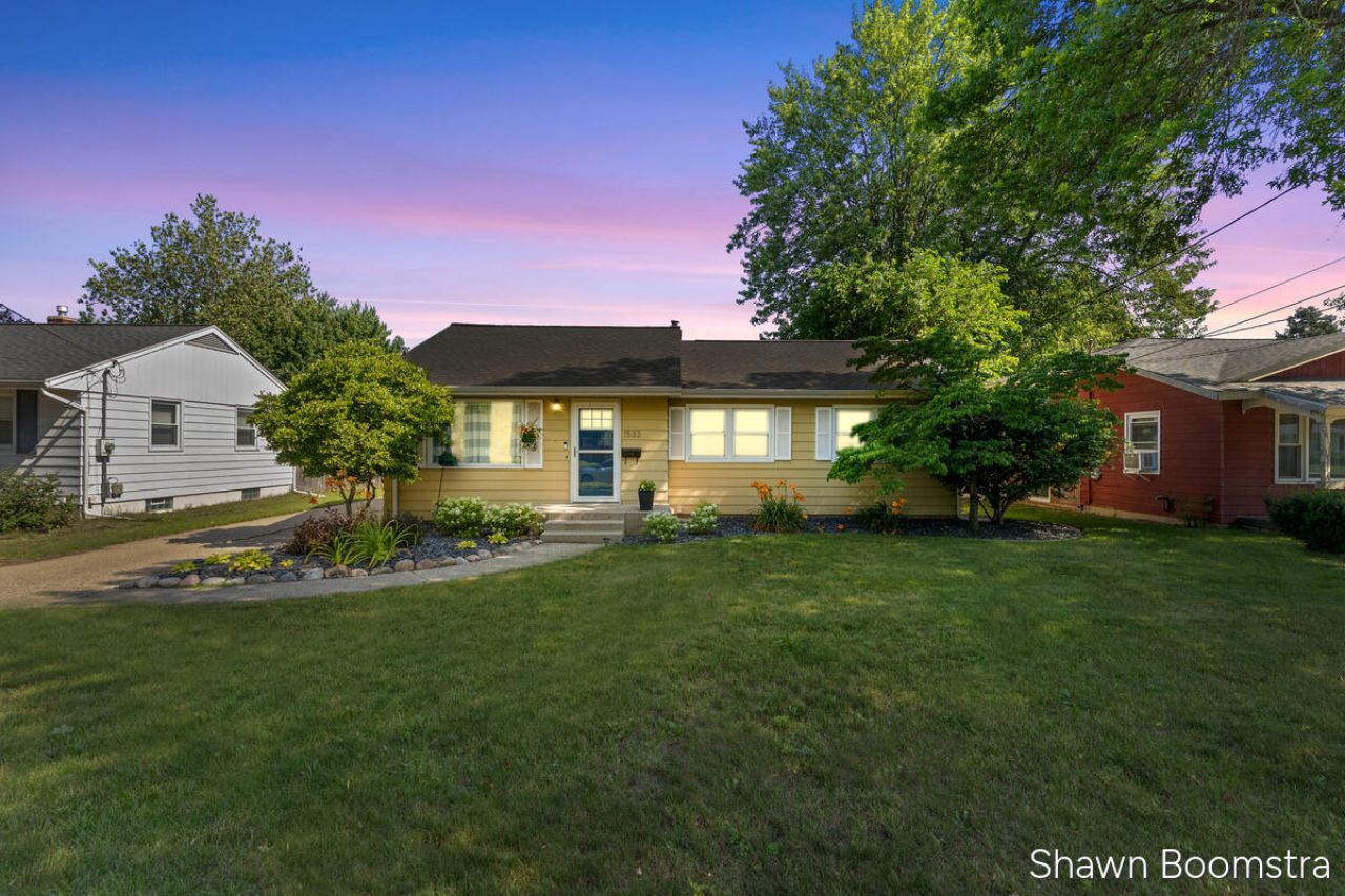 1533 Royal Oak Street Sw, Wyoming, MI 49509 Main Photo