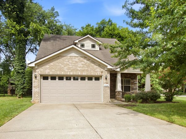 2204 Burnside Dr , Murfreesboro, TN 37128
