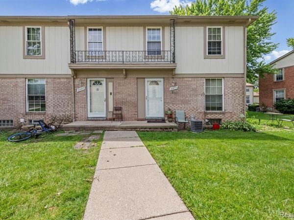 35479 Turner Drive, Unit 231, Sterling Heights, Mi 48312
