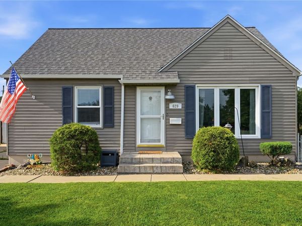 629 37th St , Cedar Rapids, IA 52402