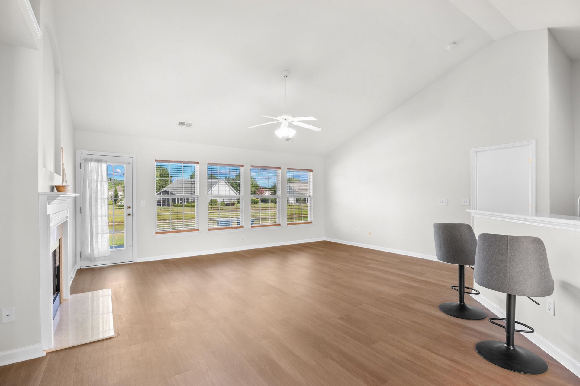 1016 Castle Rock Ct. Photo 6