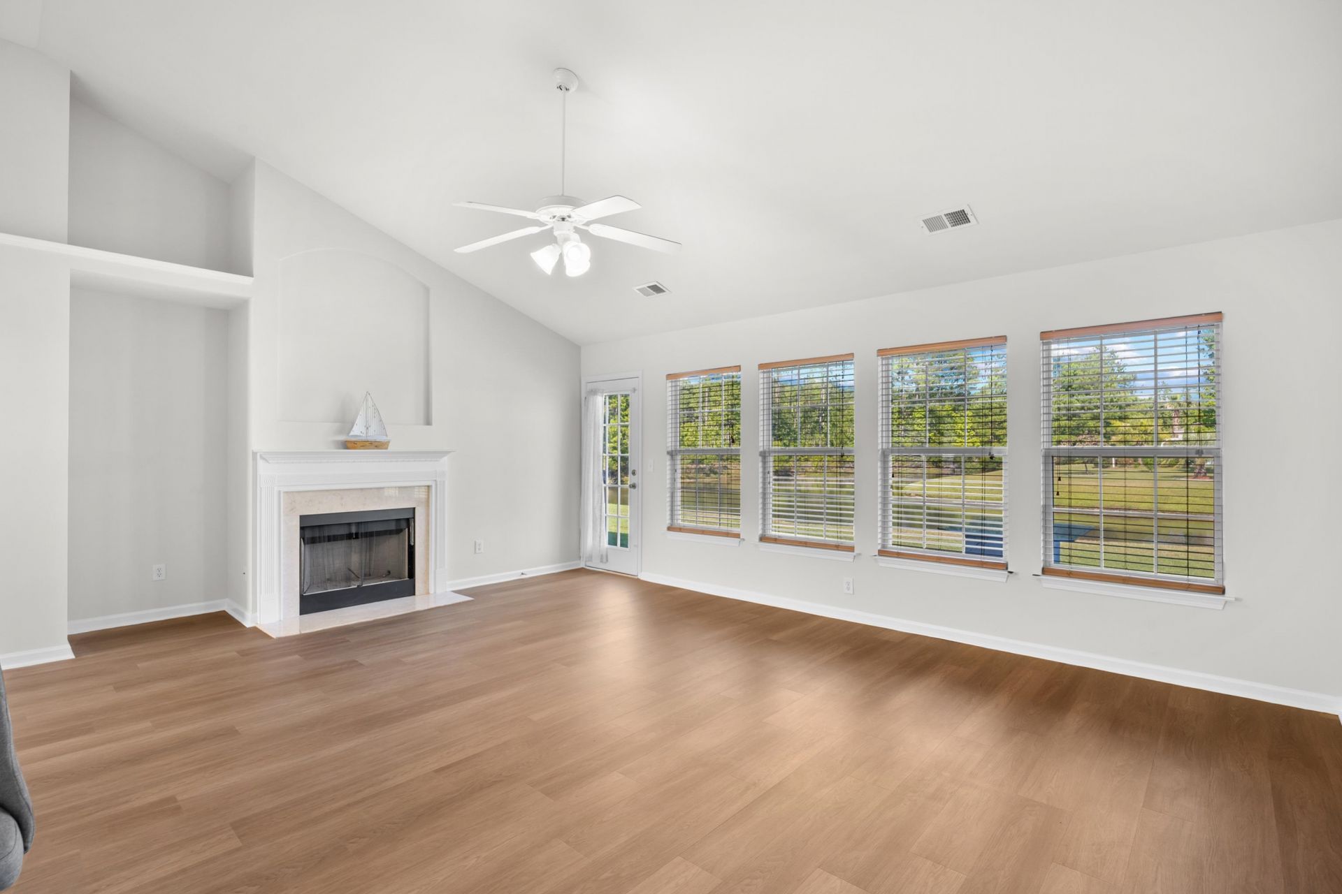 1016 Castle Rock Ct. Photo 8
