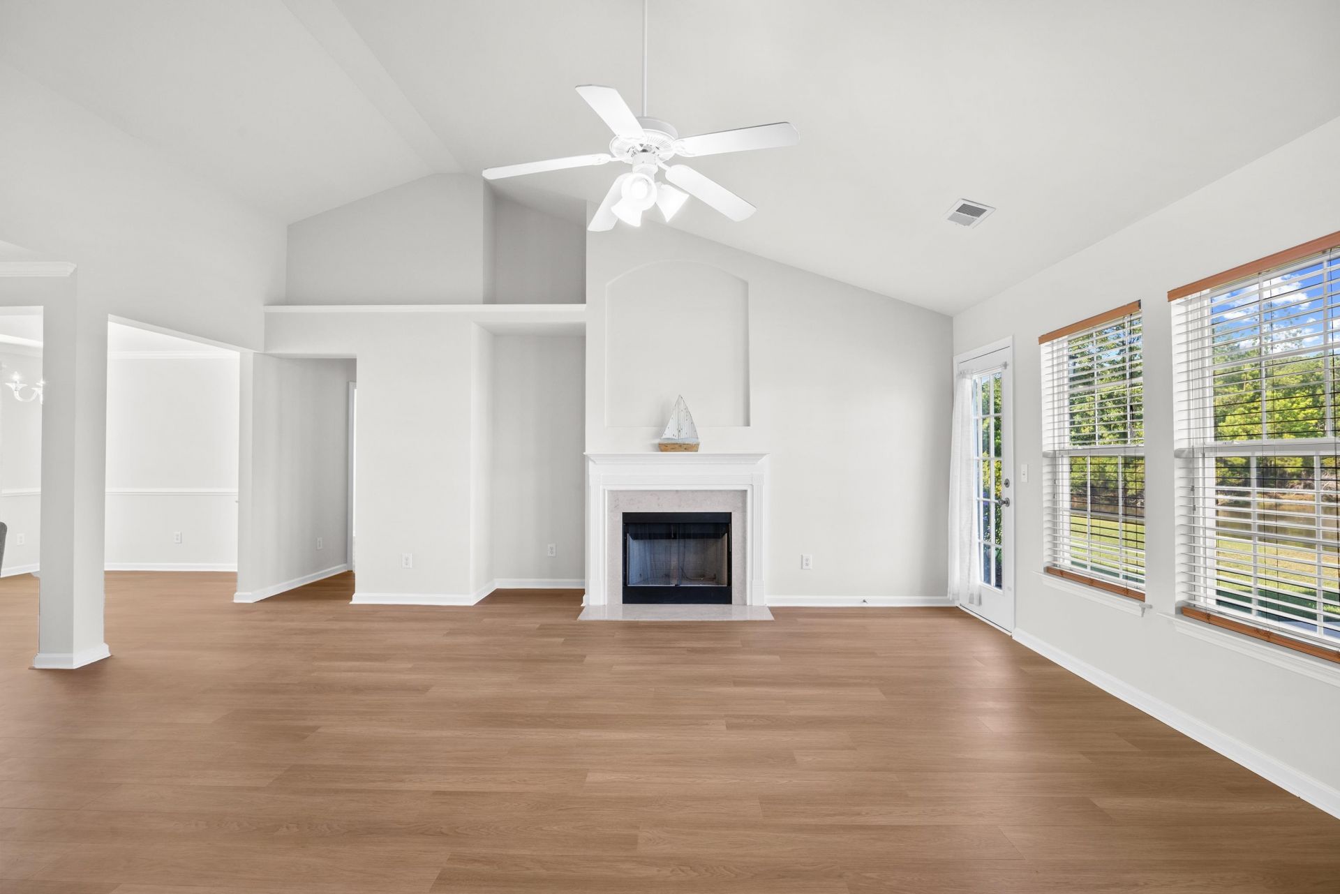 1016 Castle Rock Ct. Photo 9