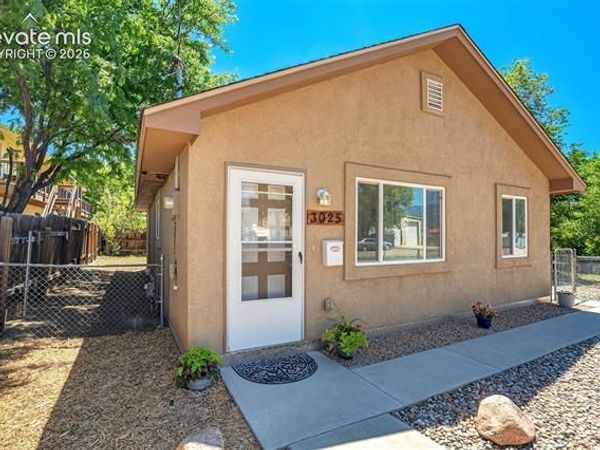3025 Grandview Street, Colorado Springs, CO 80907