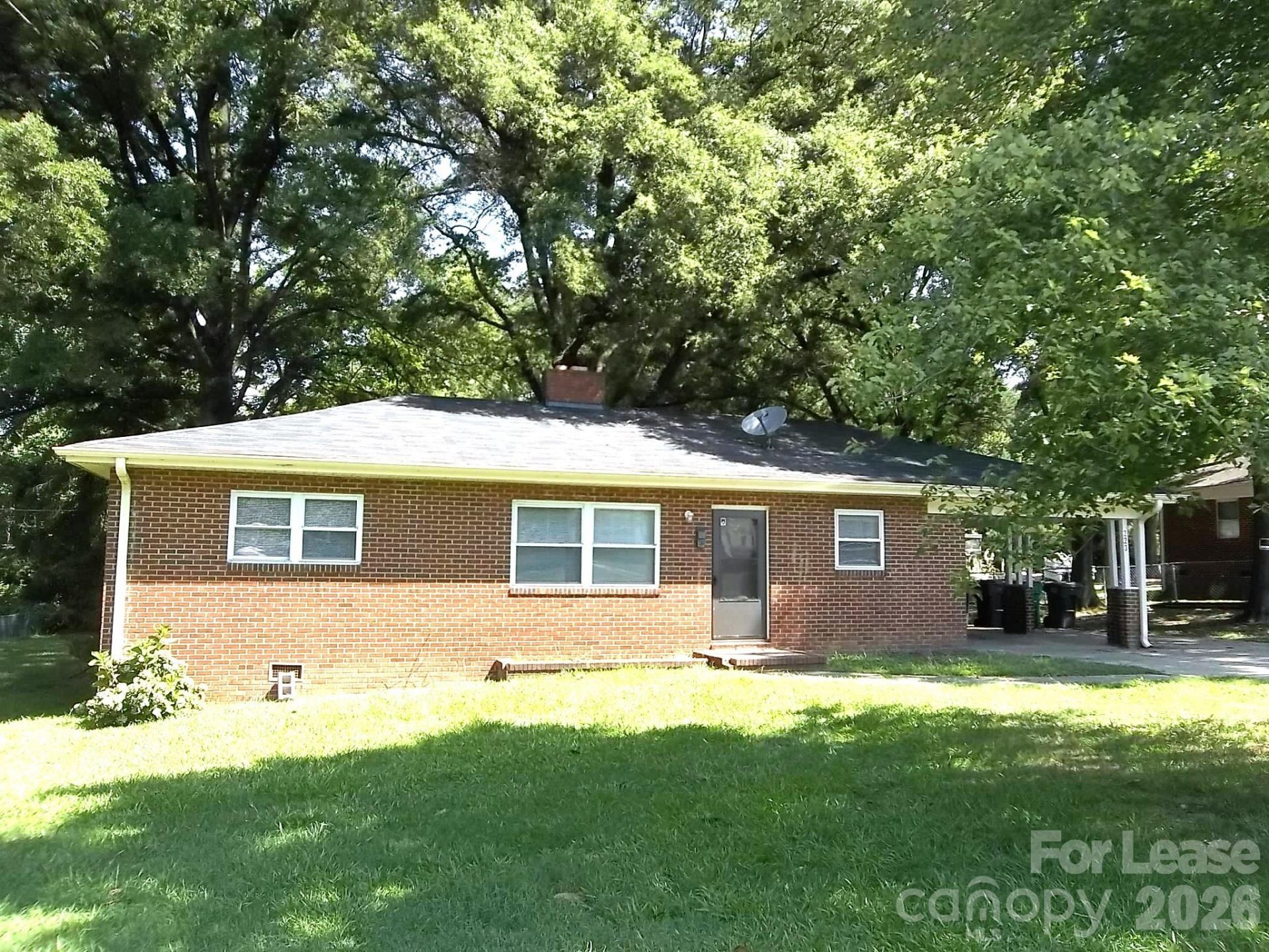 223 Dakota Street, Charlotte, NC 28216 Main Photo